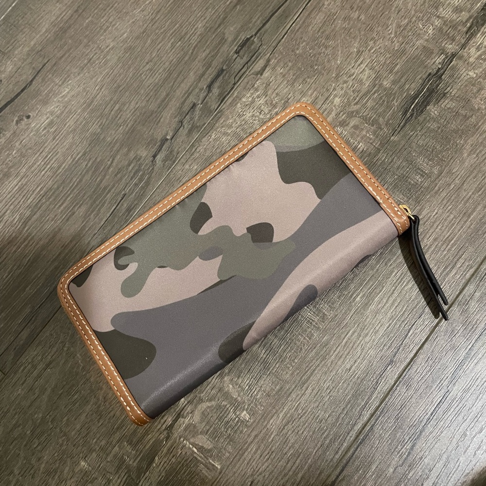 Wallet - Picture 2 of 6